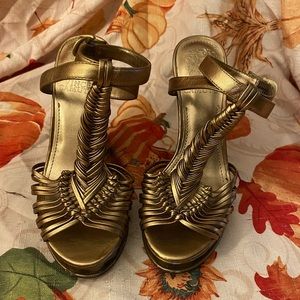 Vince Camuto heels women size 5.5 gold